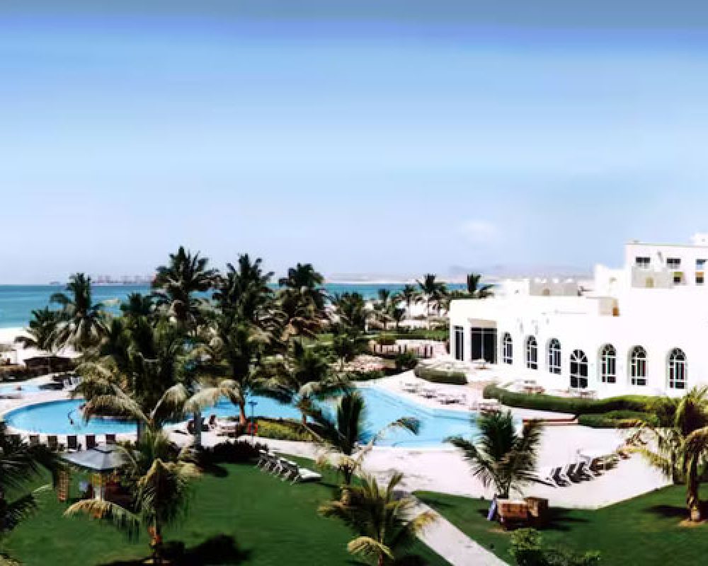 hilton-oman-gal1