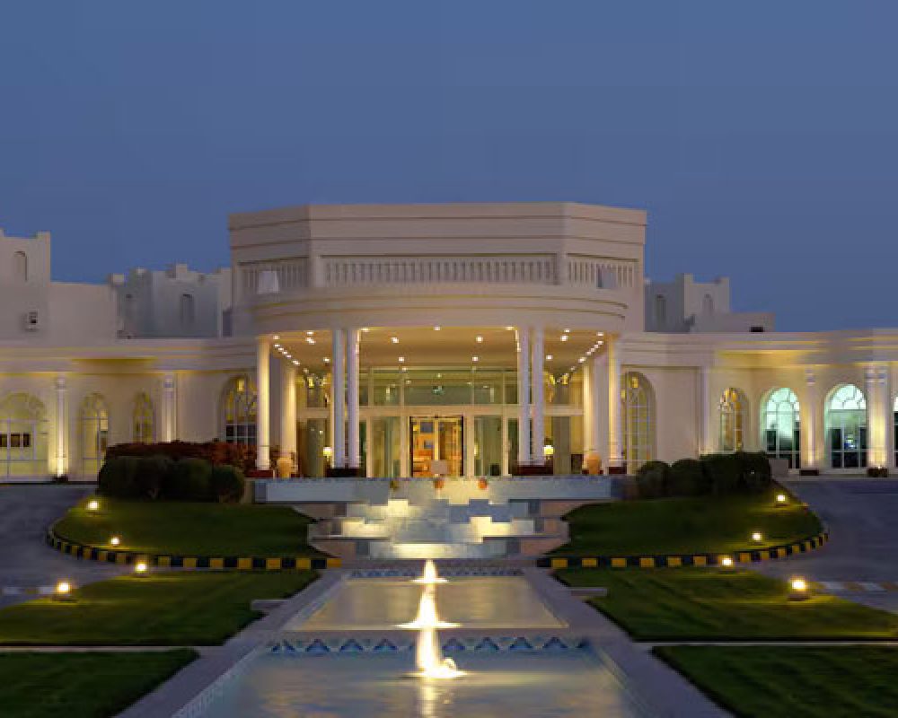 hilton-oman-gal2